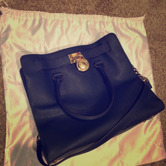 Michael Kors Handbags - Michael Kors Hamilton large purse